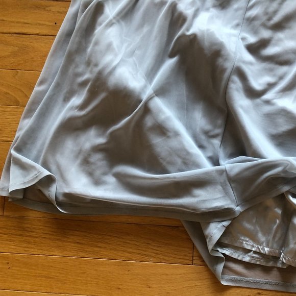 Like New Gorgeous Tristan and Iseut Women's Long Gray/Silver Formal Gown - Picture 11 of 11